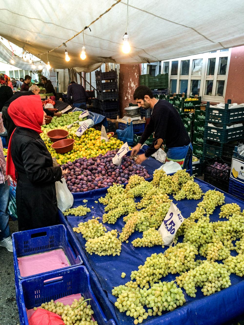 Lokalt marked i Istanbul oktober 2016 / Et kjøkken i Istanbul