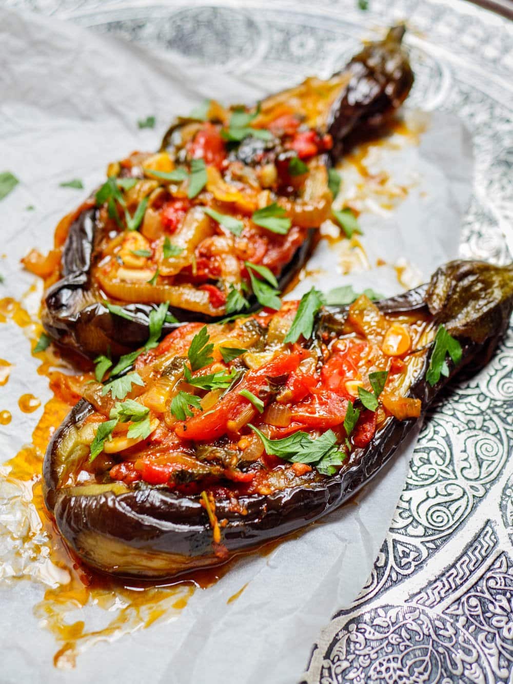 Imam bayildi – Tyrkiske fylte aubergine med tomat og løk - oppskrift / Et kjøkken i Istanbul