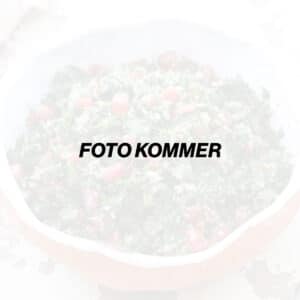 Uskarpt bilde med tekst "FOTO KOMMER" over